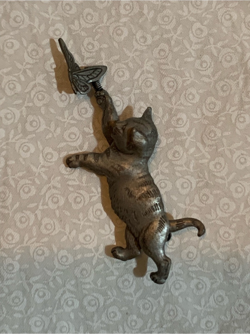 JJ Jonette Brooch Pin Cat Kitten Playing w/ Butterfly Vintage 1970's Signed